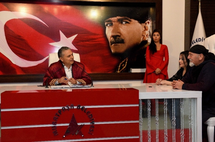 Sevgililer Gününde Her 15 Dakikada Nikah Kıyıldı