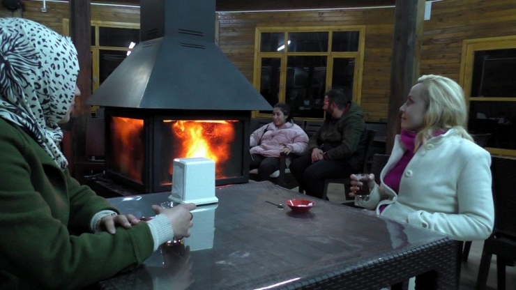 Aydın’ın Uludağ’ı Belenova Yaylası Kar Hasreti Çekenlerin Buluşma Noktası Oldu