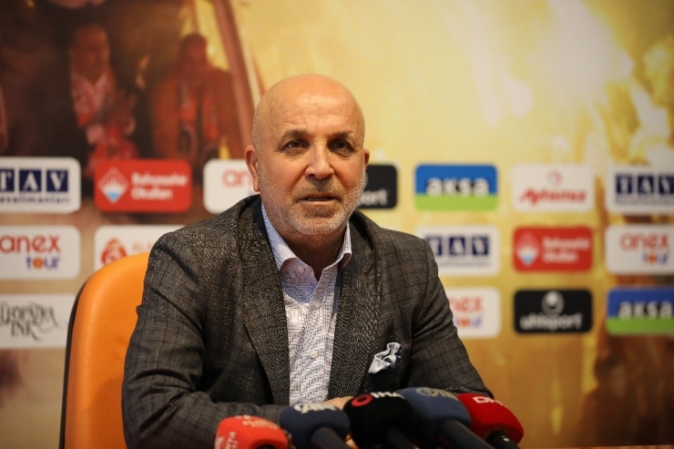 Hasan Çavuşoğlu: “Takımımız Başarılı Bir Grafik Sergiliyor”