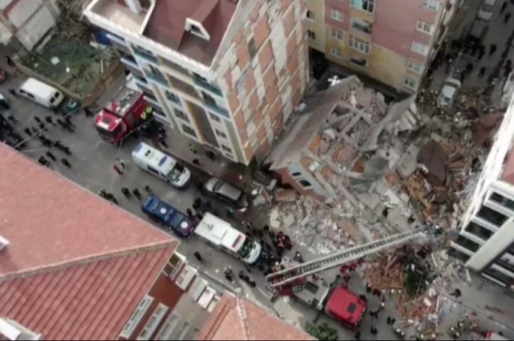 Bahçelievler’de Çöken 7 Katlı Bina Havadan Görüntülendi