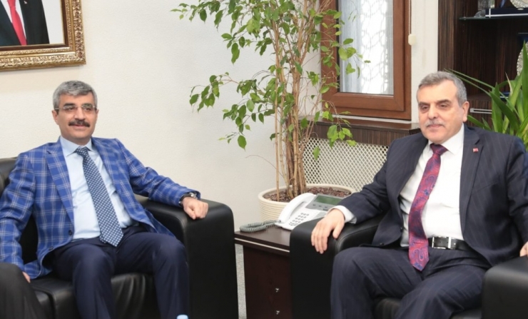 Bakan Yardımcısı Bağlı’dan Belediyeye Ziyaret