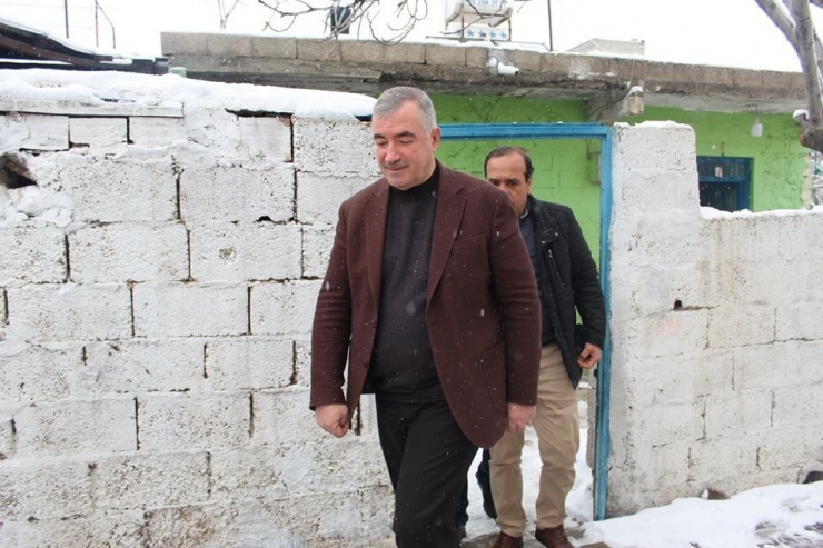 Başkan Turanlı, Mağdur Aileye Yardım Elini Uzattı