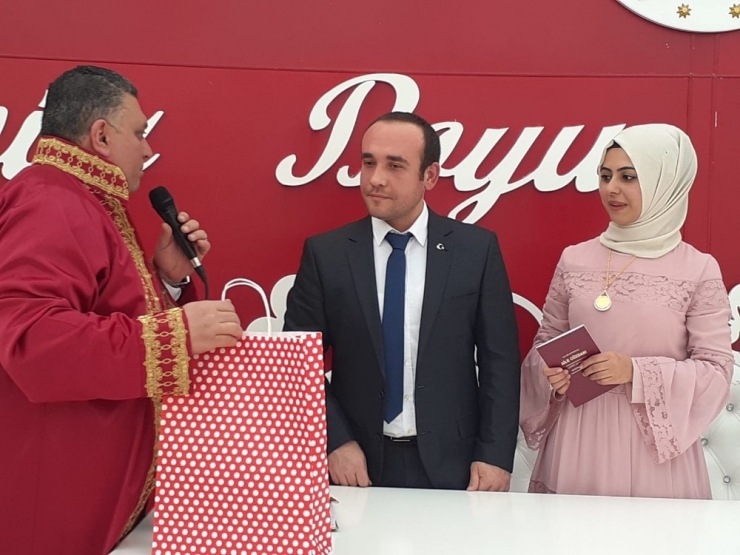 14 Şubat’ta 9 Çift ’Evet’ Dedi