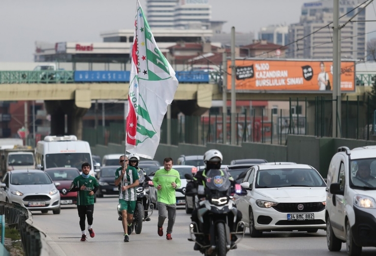 14 Şubat Sevgililer Günü’nde İlginç Koşu