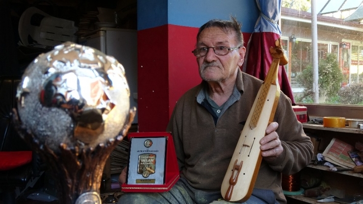 Cumhurbaşkanı Erdoğan’ın Elinden Aldığı Ödül Doping Etkisi Yaptı