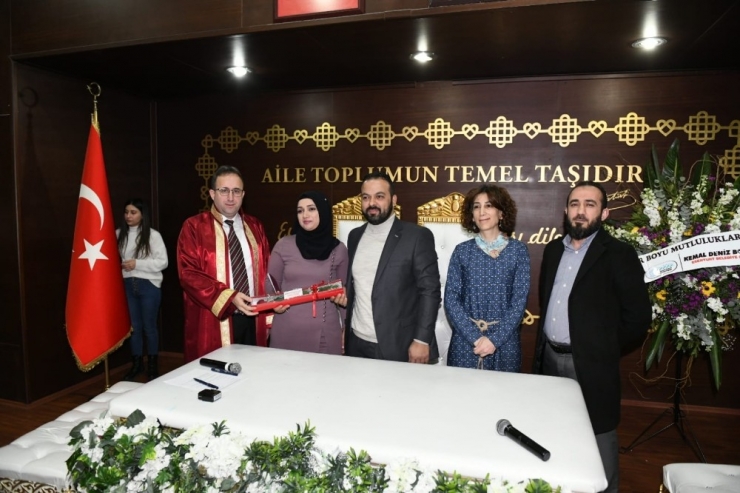 Esenyurt’ta 14 Şubat Sevgililer Günü’nde 70 Çift Dünyaevine Girdi