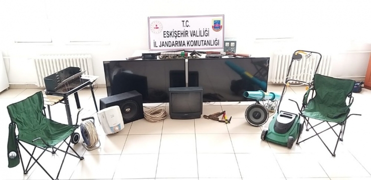 Eskişehir Jasat’ın Takip Ve Operasyonları Suçluları Ele Verdi