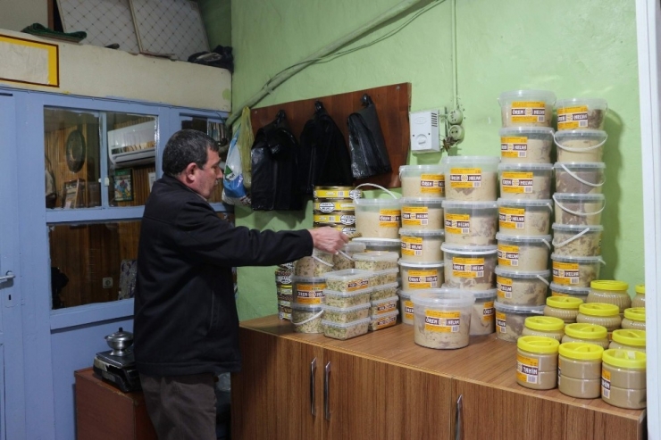 Siirt’te Soğuk Havalar Helva Satışını Arttırdı