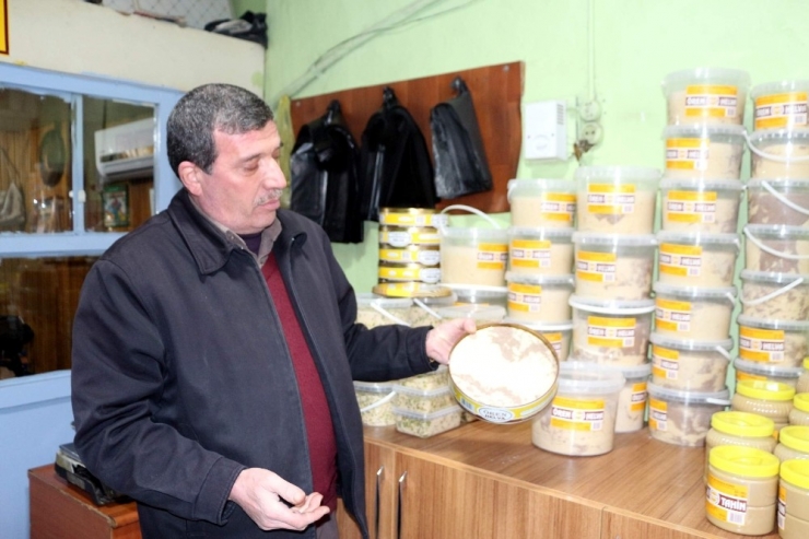 Siirt’te Soğuk Havalar Helva Satışını Arttırdı