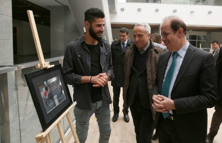 Fotoğrafçılık Ve Kameramanlık Programı Öğrencileri Fotoğraf Sergisi Açtı