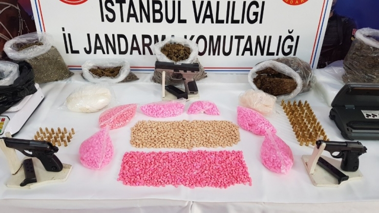 Jandarma’dan Zehir Tacirlerine Geçit Yok