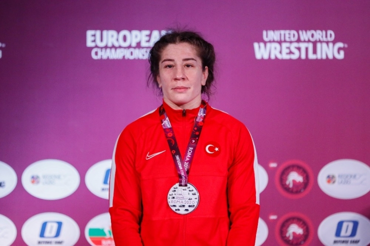 Yasemin Adar’dan Gümüş, Bediha Gün’den Bronz