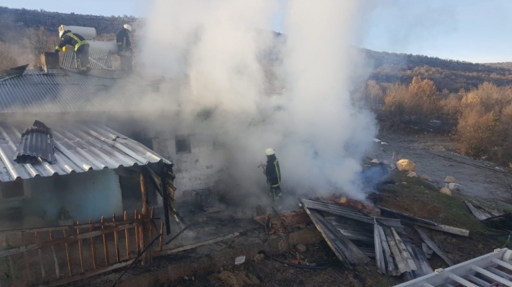 Karaman’da Ev Yangını Korkuttu