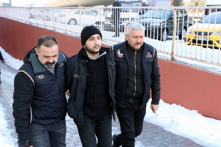 Deaş Şüphelisi 2 Kişi Adliyeye Sevk Edildi