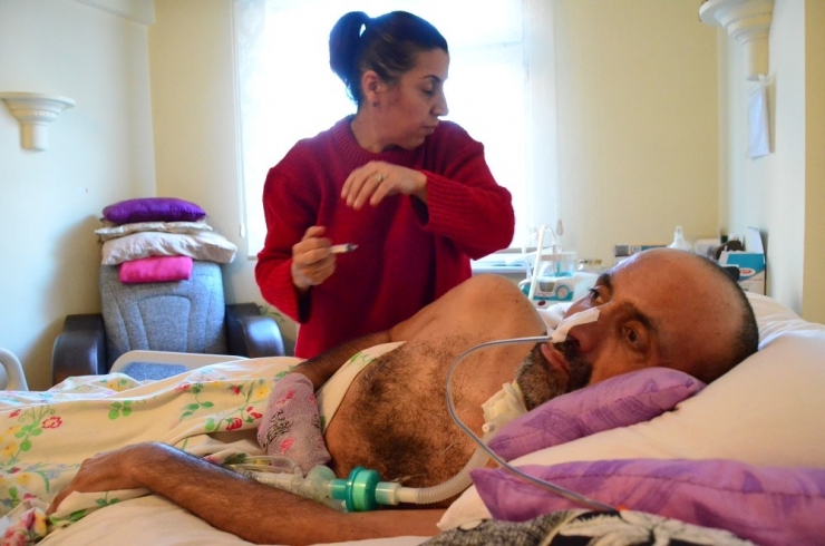 Elektrik Akımına Kapıldı, Yatağa Bağlandı