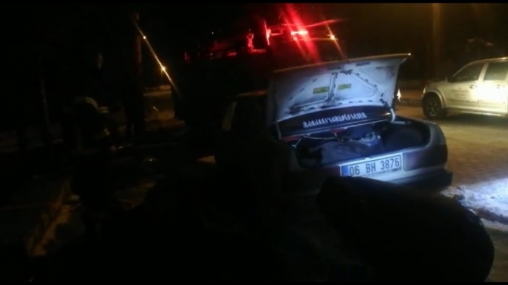 Park Halinde Yanan Otomobile İtfaiye Müdahale Etti