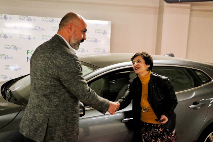 Çekilişten 250 Bin Liralık Otomobil Kazandı, İnanamadı