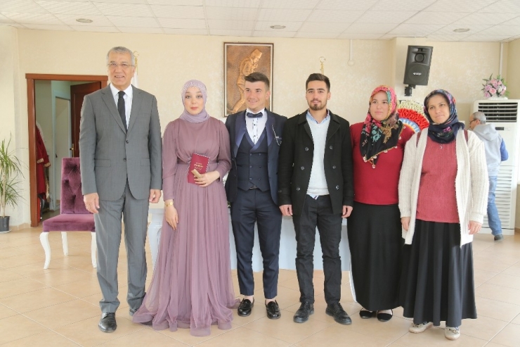 Mezitli Evlendirme Memurluğunda ’Sevgililer Günü’ Yoğunluğu