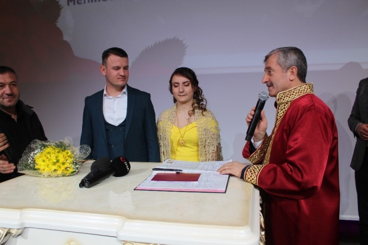 Sevgililer Gününde Sürpriz Rekor