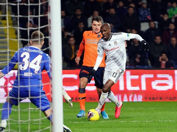 Süper Lig: Medipol Başakşehir: 1 - Beşiktaş: 0 (Maç Sonucu)