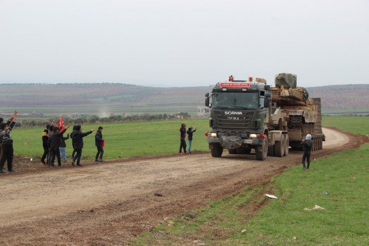 Sınıra Tank Sevkiyatı