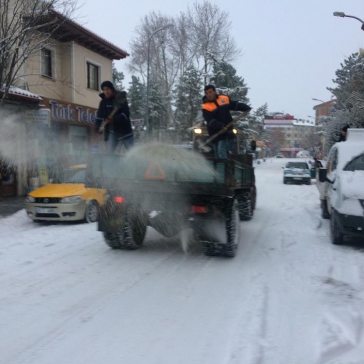 Taşköprü Karla Mücadele Devam Ediyor