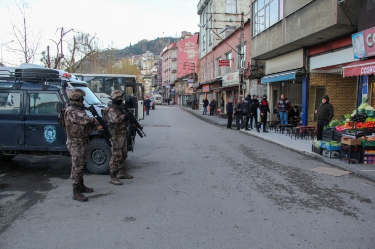 Trabzon’da Emniyetten 68 Ekip Ve 214 Personel İle Şok Uygulaması