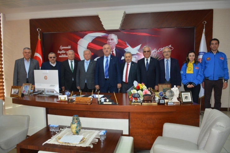 Başkan Vekili Akçakaya Thk Yönetimini Ağırladı