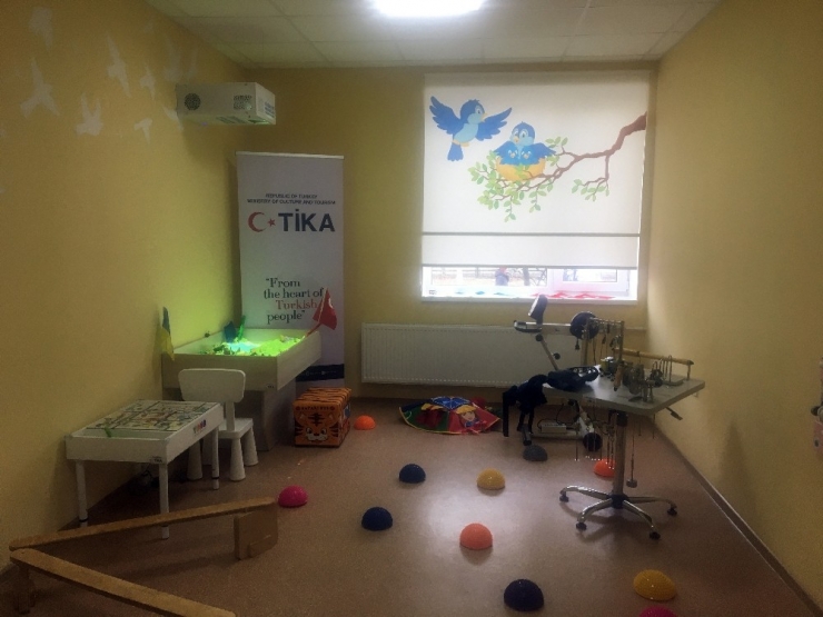 Tika, Ukrayna’daki Bir Klinikte Duyusal Odaların Açılışını Yaptı