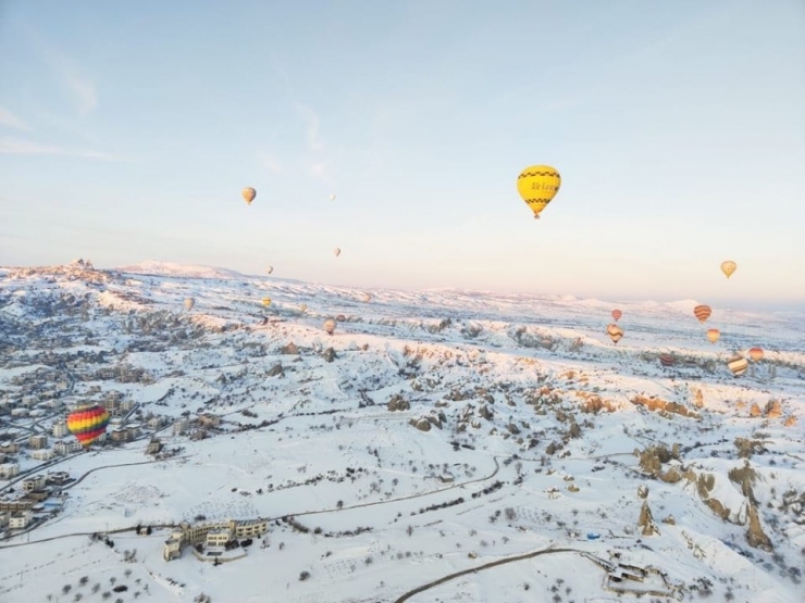 Kapadokya’da Balonlar 11 Gün Aradan Sonra Yeniden Havalandı