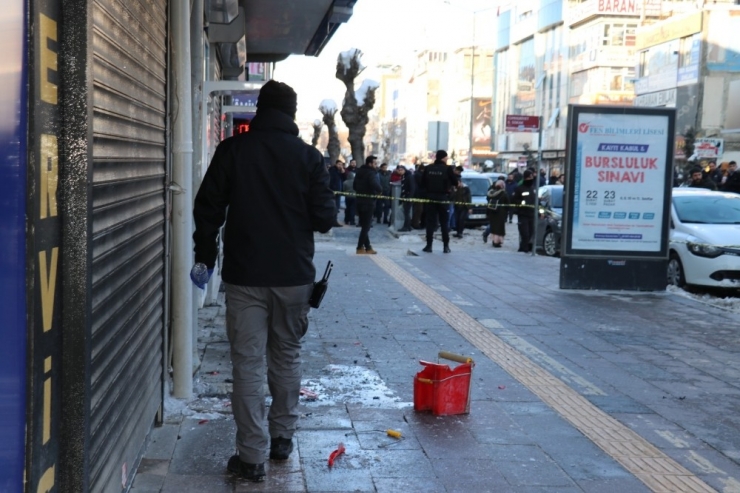 Van’da Şüpheli Çanta Alarmı