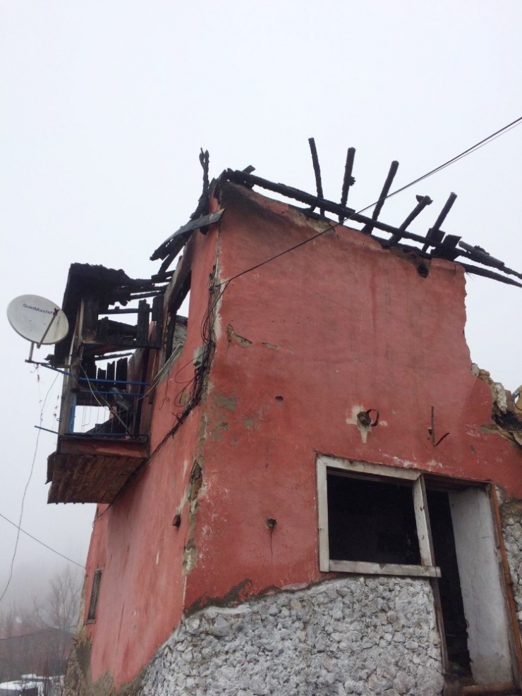 Bursa’da Tehlike Saçan Bina Yıkıldı