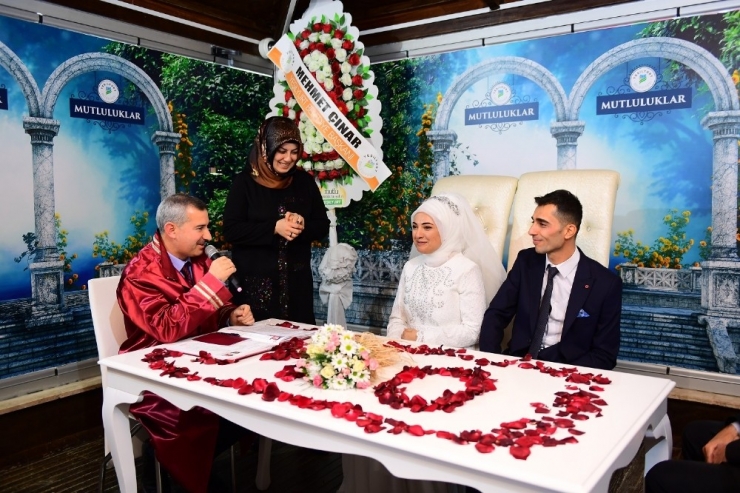 Başkan Çınar Genç Çiftlerin Mutluluğuna Ortak Oldu