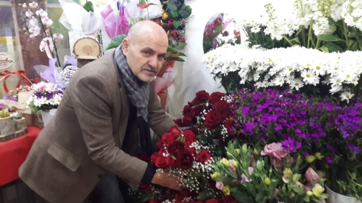 Çiçekçilerde 14 Şubat Yoğunluğu Yaşandı