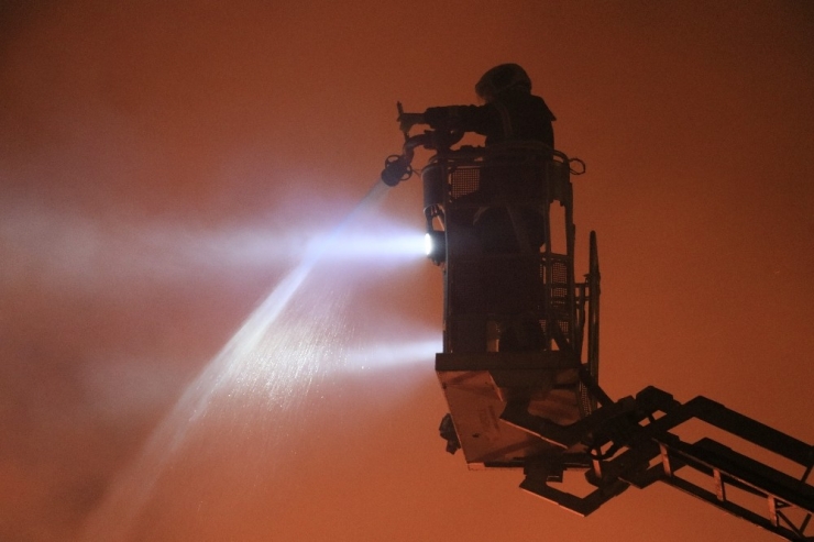 Pamuk Yağı Fabrikasındaki Yangın 3’üncü Gününde Etkisini Azalttı