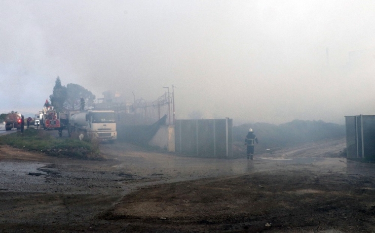 Adana’daki Fabrika Yangını 3’üncü Gününde Sürüyor