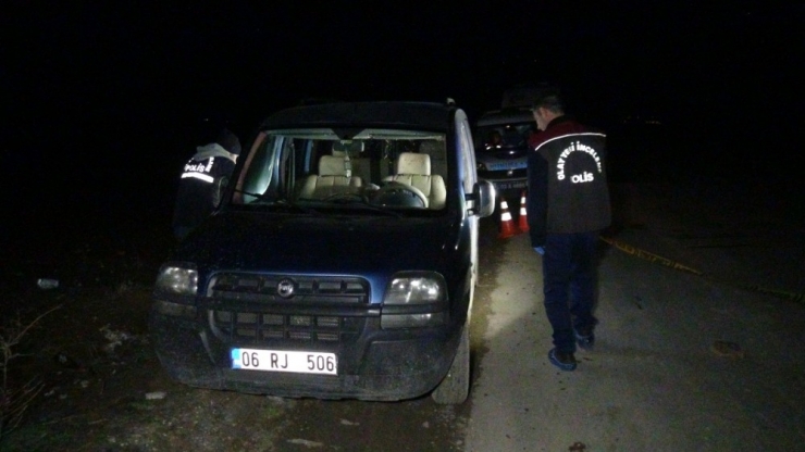 Bir Kişi Araçta Ölü Olarak Bulundu