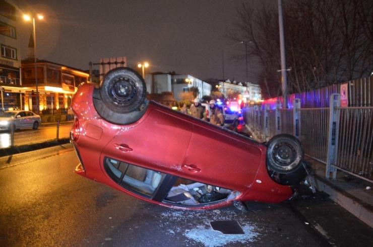 Balat Sahilde Sürücüsünün Hakimiyetini Kaybettiği Otomobil Takla Atarak Durabildi