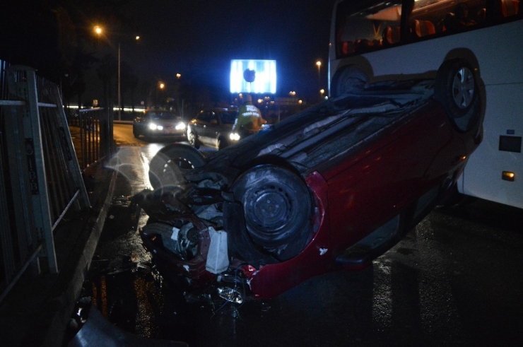 Balat Sahilde Sürücüsünün Hakimiyetini Kaybettiği Otomobil Takla Atarak Durabildi