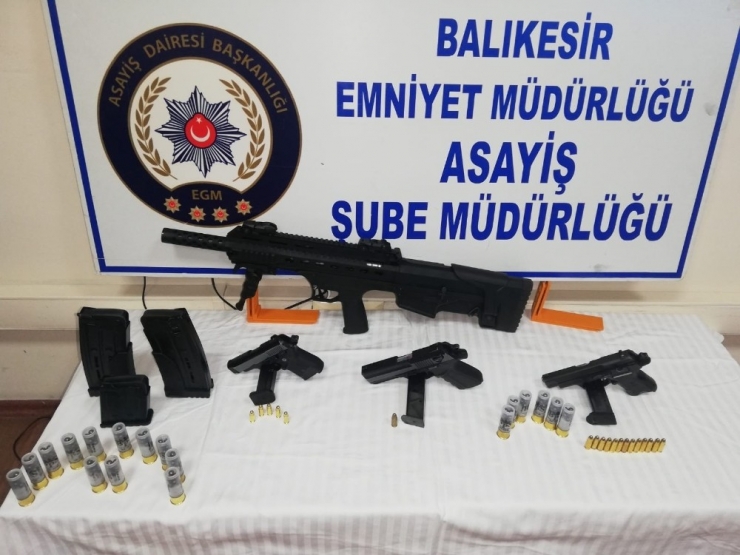 Husumetlisini Taksiye Binerken Böyle Vurdu