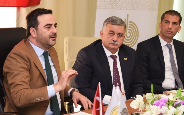 Başkan Özlü’nün Örnek Projesine Muhtarlardan Övgü