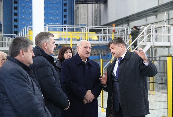 Belarus Lideri Lukaşenko Fabrika İşçilerine Putin Görüşmesini Anlattı