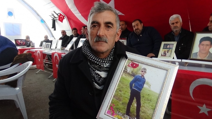 Hdp Önündeki Ailelerin Evlat Nöbeti 166’ncı Gününde