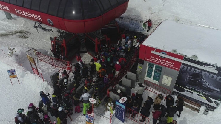 Erciyes’te Hafta Sonu Yoğunluğu