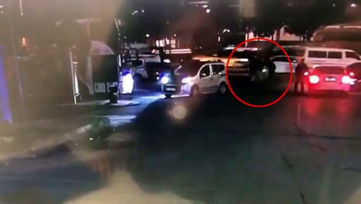 Esenyurt’ta Tem’de Trafik Kavgası Kamerada