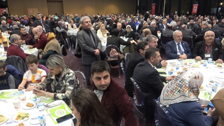 Başkan Özdemir Yatırımcıyı Fabrika Ve Otel Yatırımına Davet Etti