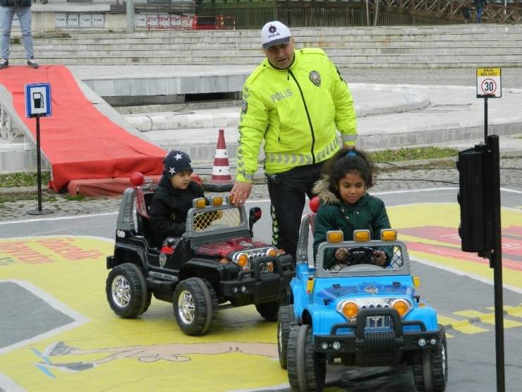 Trafik Eğitim Tırı Lüleburgaz’da