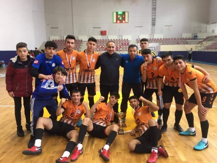 Arif Molu Mesleki Ve Teknik Anadolu Lisesi Şampiyon Oldu