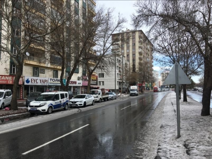 Kayseri’de Otomobil Yayalara Çarptı: 1 Ölü, 2 Yaralı