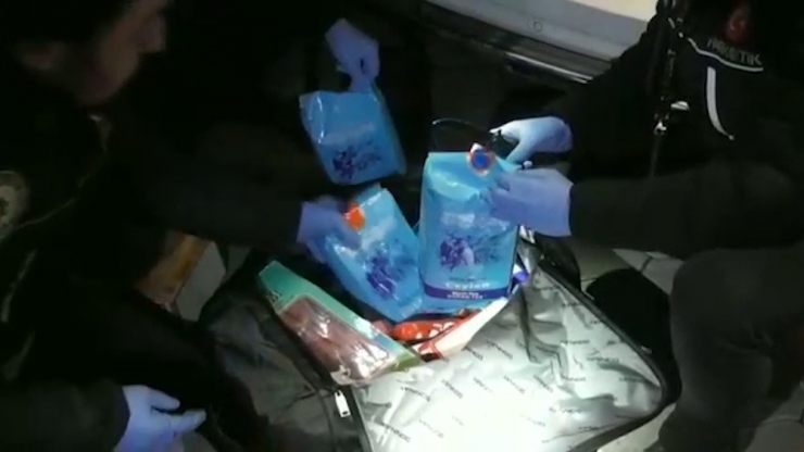 Yurt Dışından Getirilen Çay Paketlerinden Uyuşturucu Madde Çıktı